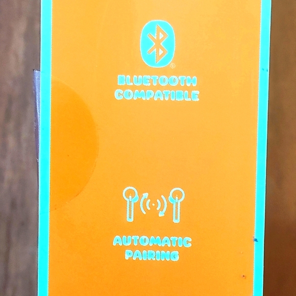 True Wireless Earbuds - Picture 4 of 5